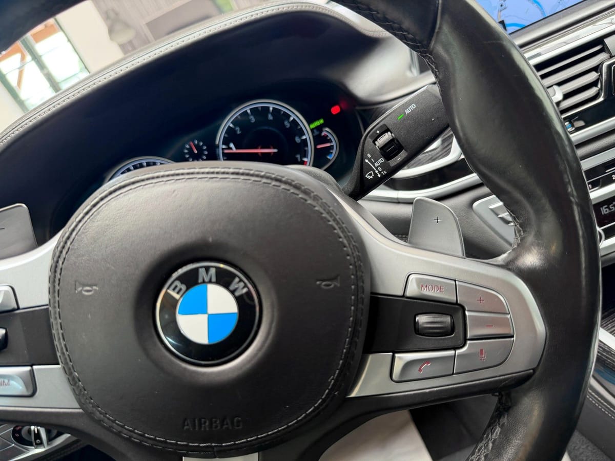 BMW 750i M-Paket Sport Performance 449PS VOLL foto 24