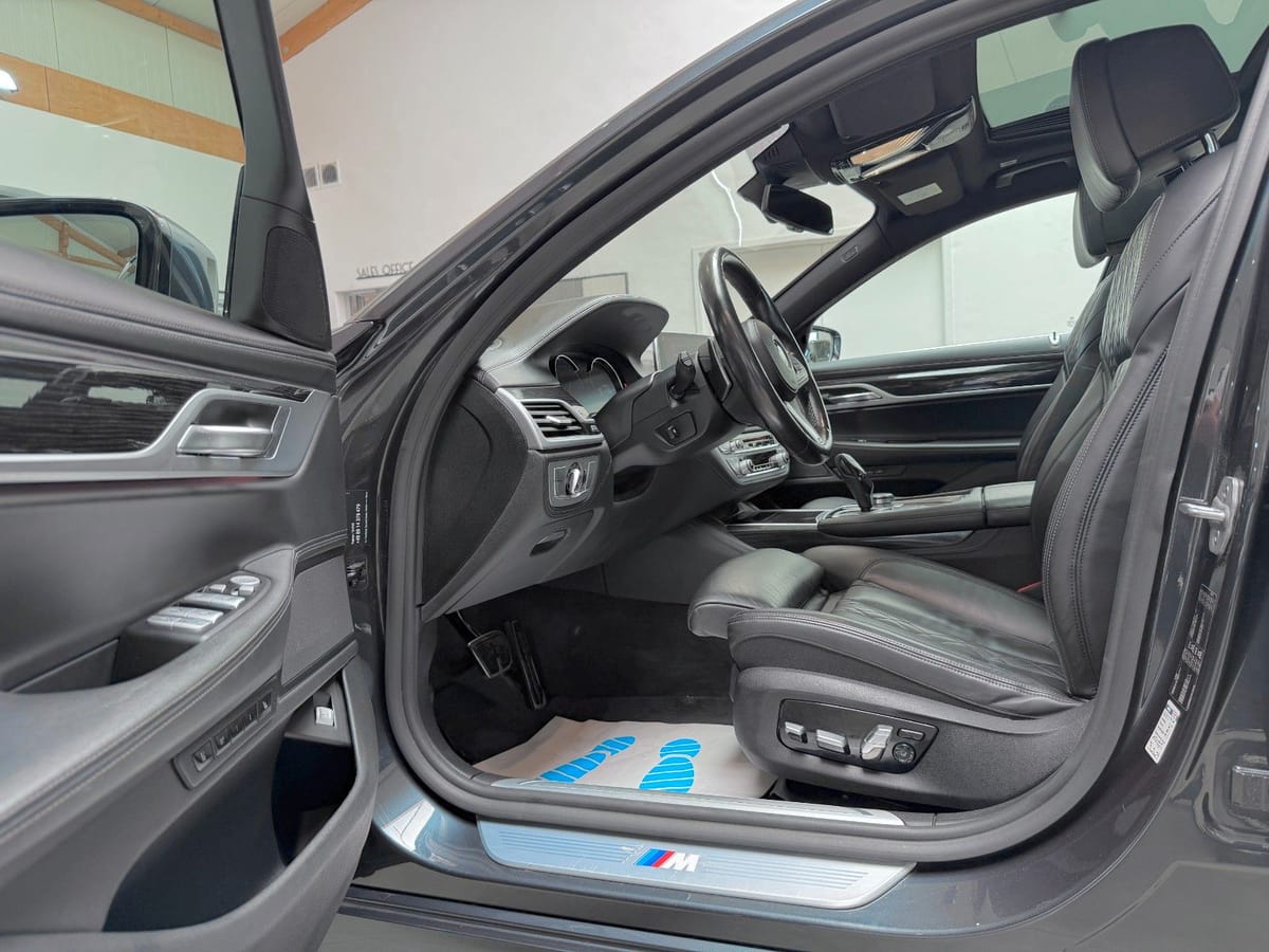 BMW 750i M-Paket Sport Performance 449PS VOLL foto 8