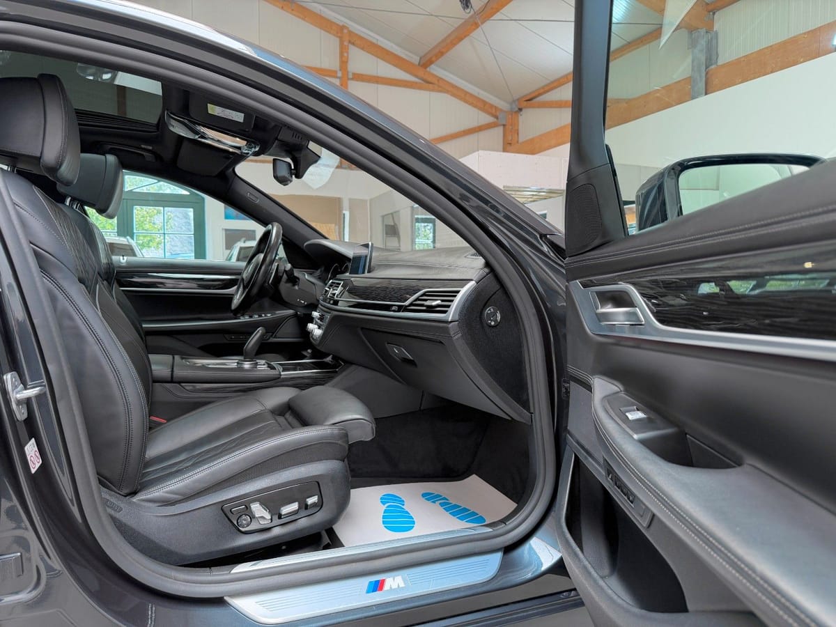 BMW 750i M-Paket Sport Performance 449PS VOLL foto 9