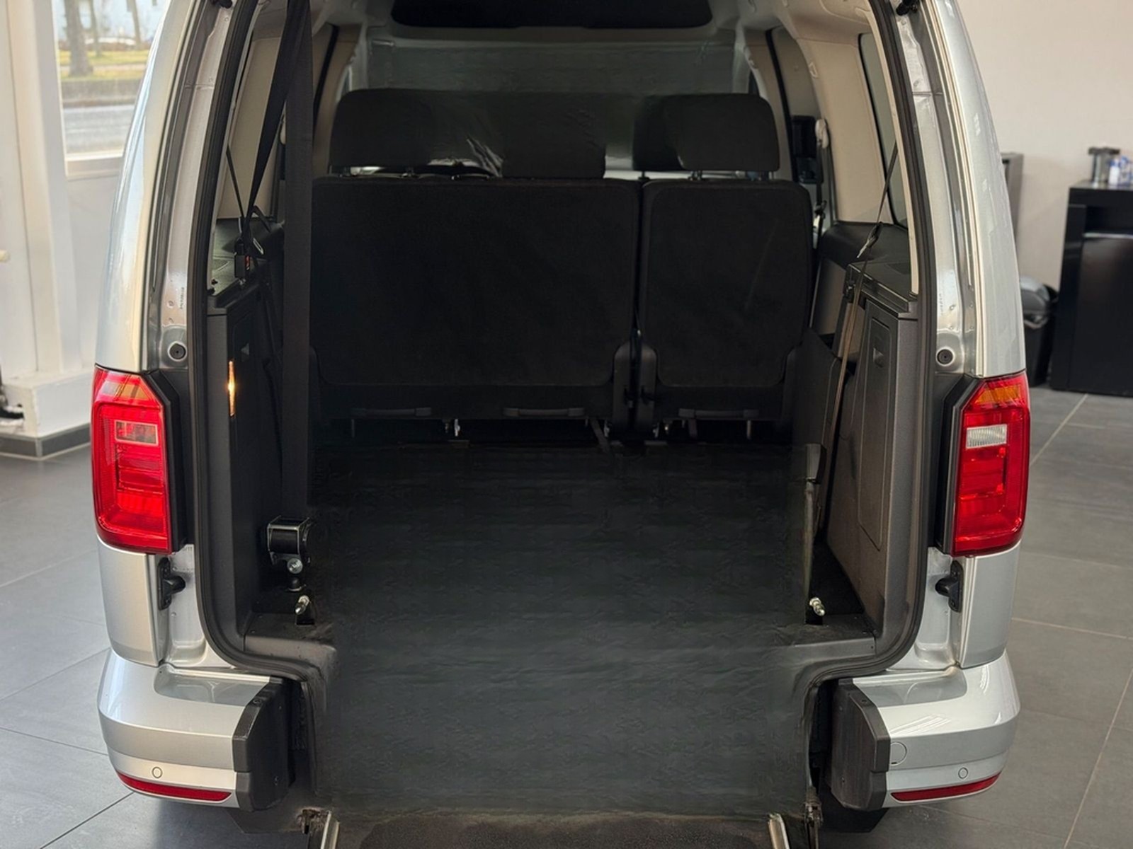 Volkswagen Caddy Maxi Comfort TSI Rollstuhlgerecht-Rampe foto 13