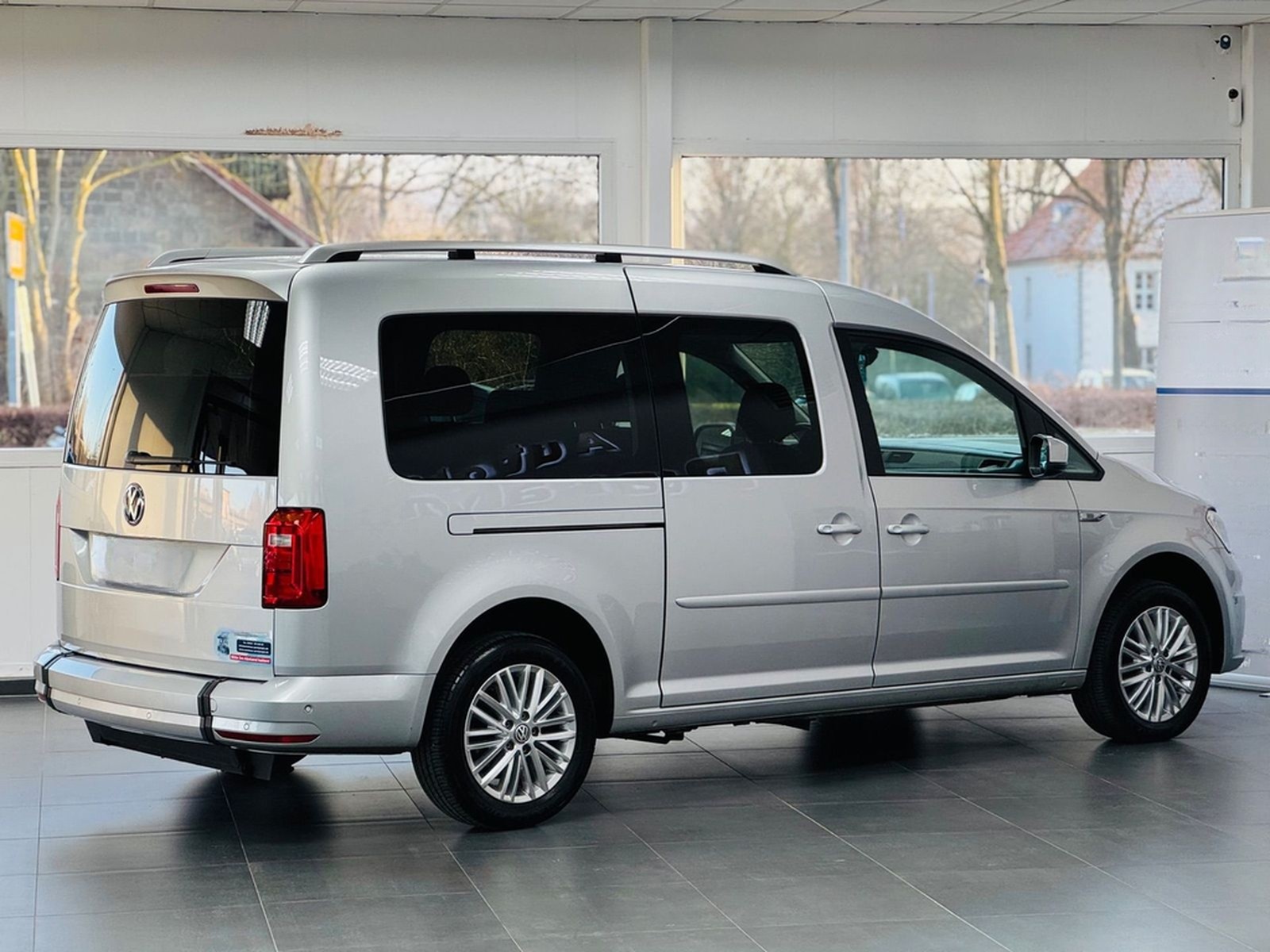 Volkswagen Caddy Maxi Comfort TSI Rollstuhlgerecht-Rampe foto 5