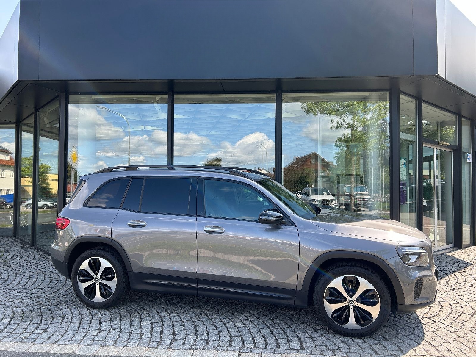 Mercedes-Benz GLB 200d Progr. Night, Distronic, AHK, Multibeam foto 2