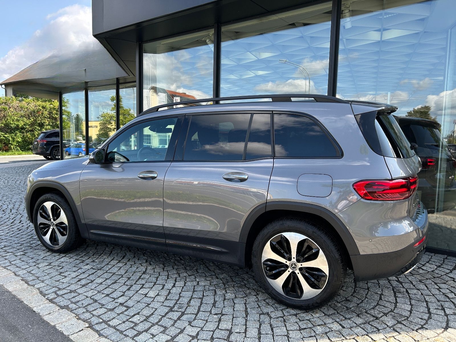 Mercedes-Benz GLB 200d Progr. Night, Distronic, AHK, Multibeam foto 5