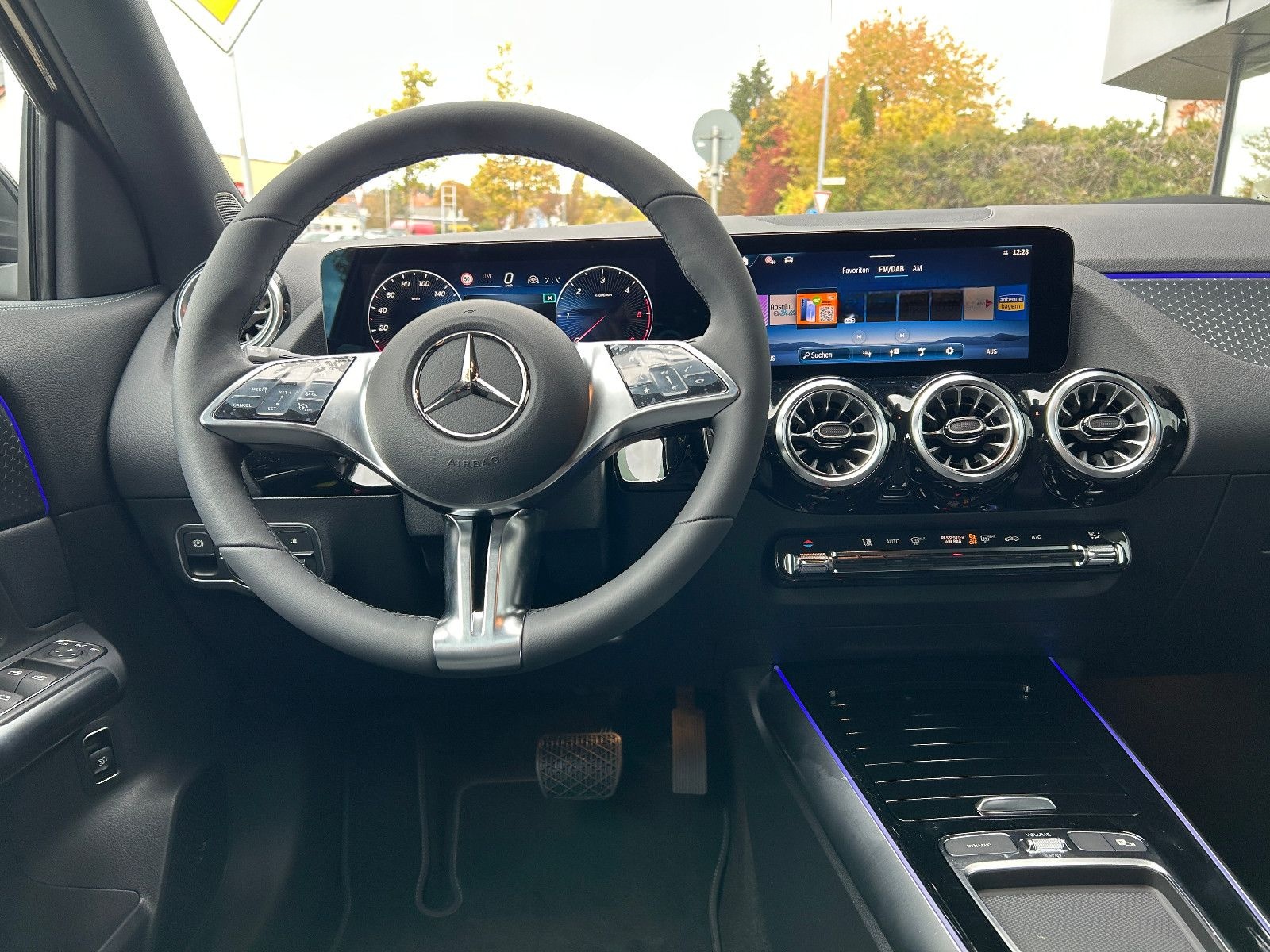 Mercedes-Benz GLB 200d Progr. Night, Distronic, AHK, Multibeam foto 9
