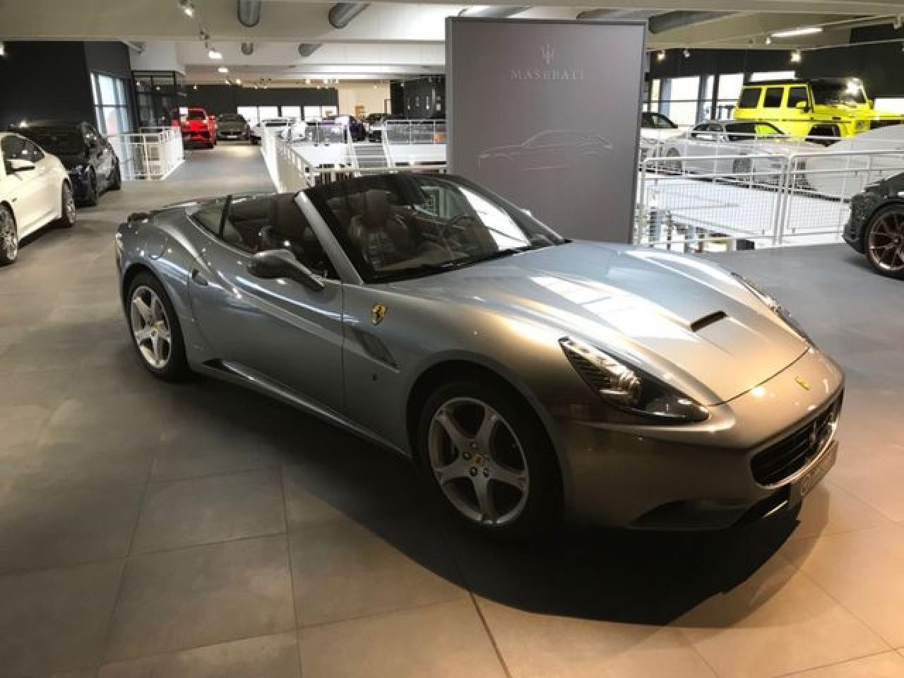 Ferrari California 4.3 V8 4-Sitzer Dtsch. Grigio Titanio foto 3