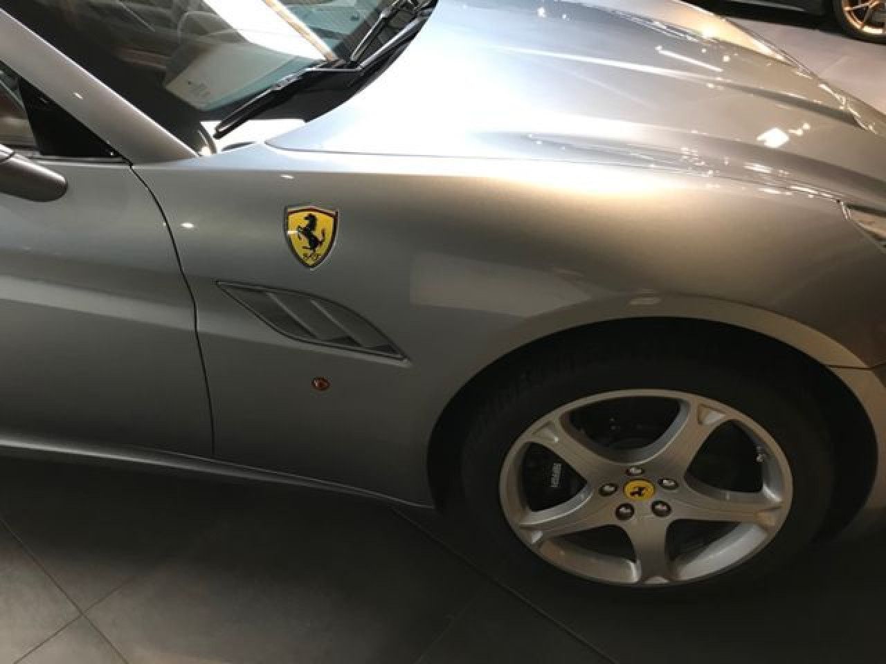 Ferrari California 4.3 V8 4-Sitzer Dtsch. Grigio Titanio foto 6