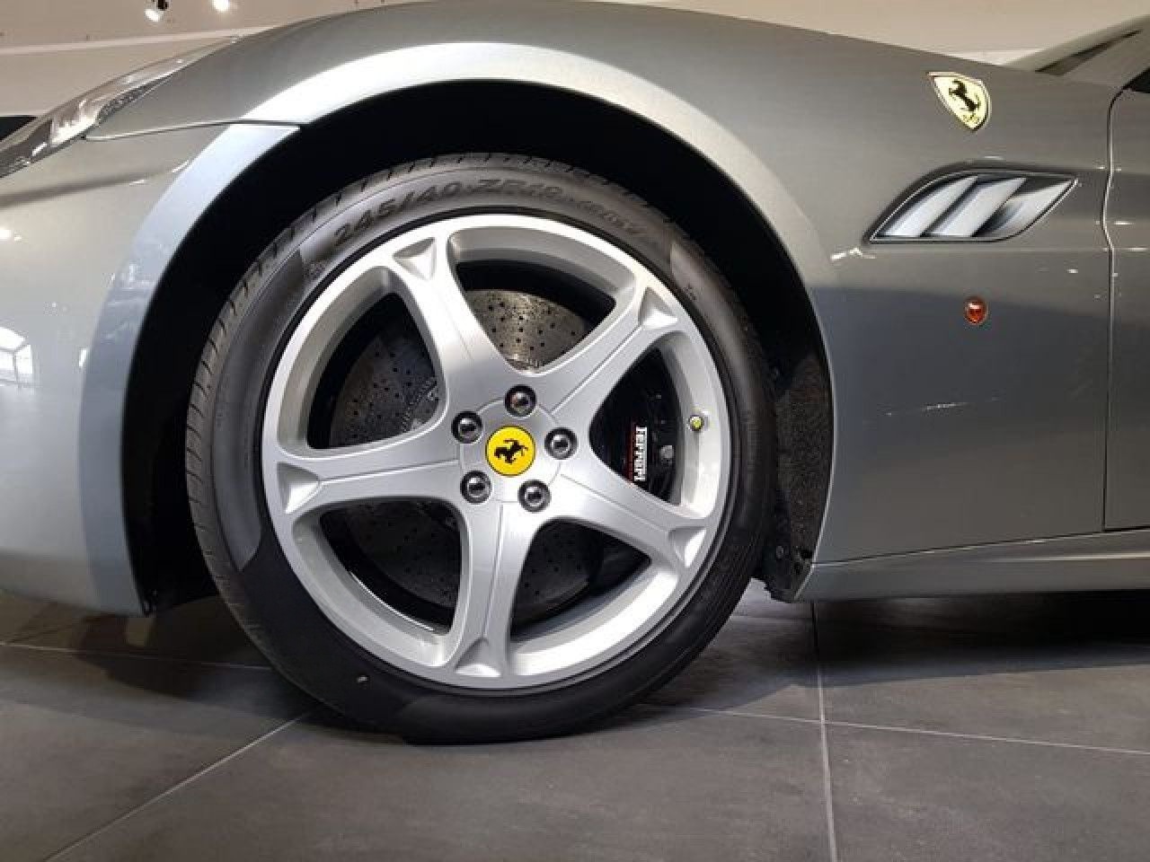 Ferrari California 4.3 V8 4-Sitzer Dtsch. Grigio Titanio foto 8