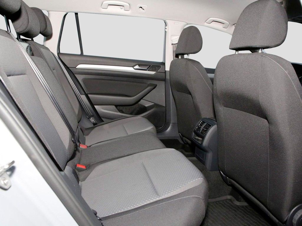 Volkswagen Passat Variant 2.0 TDI DSG Kamera Navi AppConnec foto 12