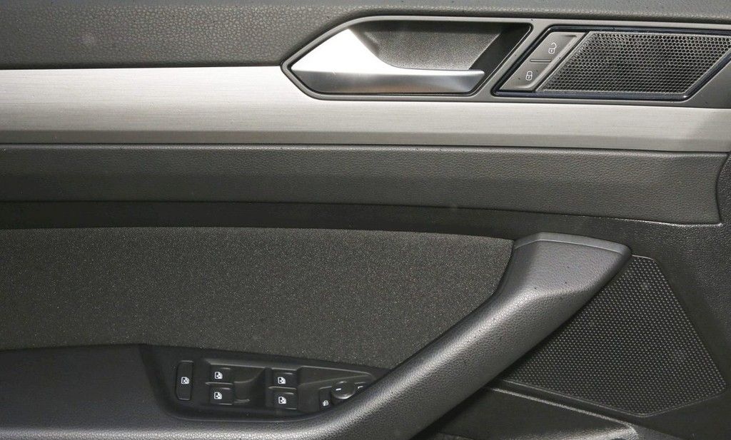 Volkswagen Passat Variant 2.0 TDI DSG Kamera Navi AppConnec foto 17