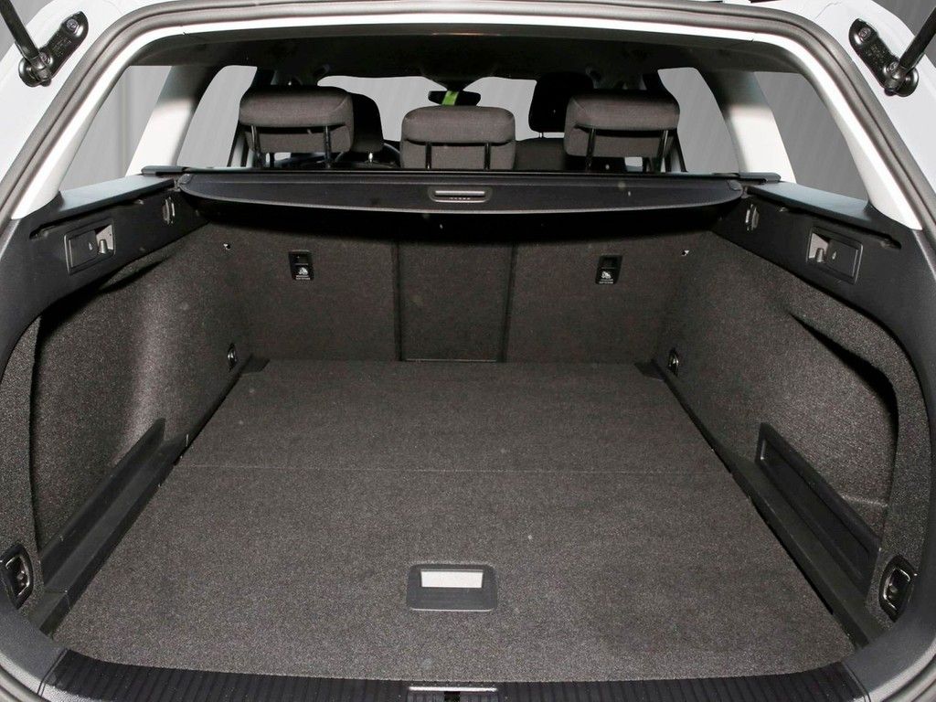 Volkswagen Passat Variant 2.0 TDI DSG Kamera Navi AppConnec foto 7