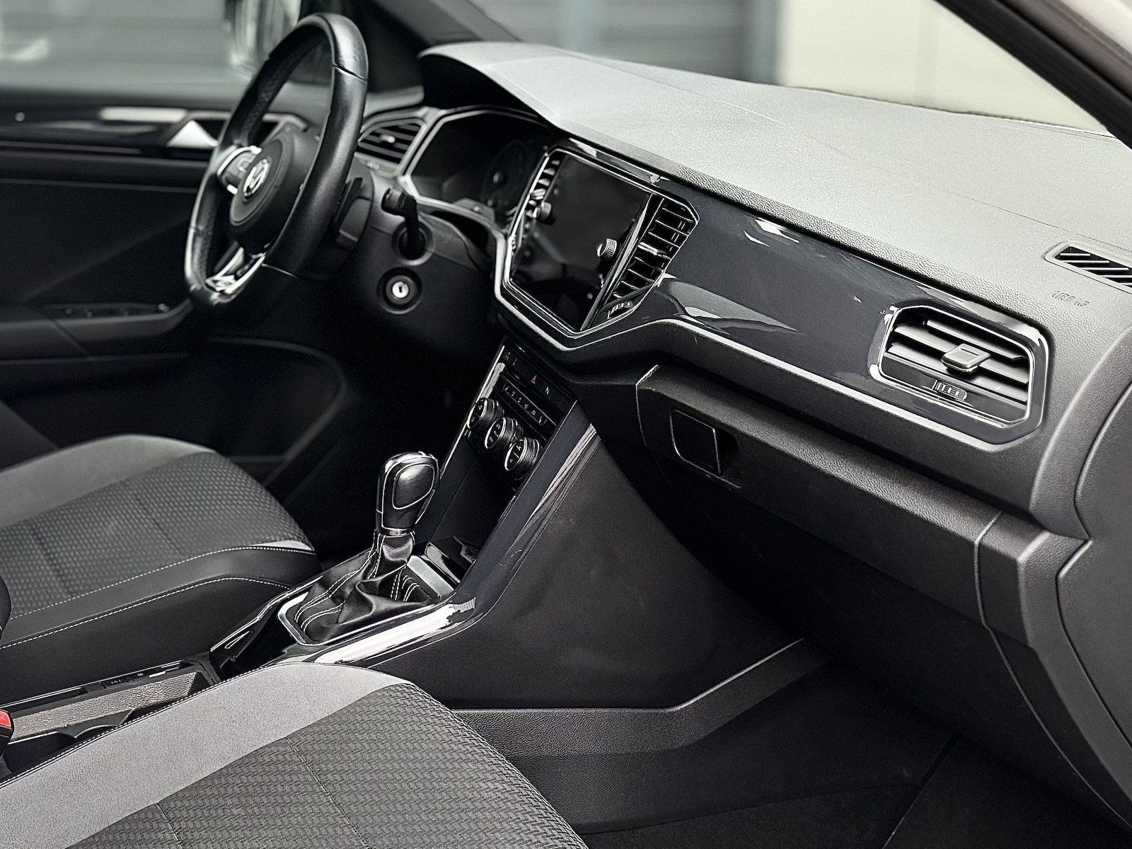 Volkswagen T-Roc R-line / Pano / 1. Hd / Kamera / AHK foto 19