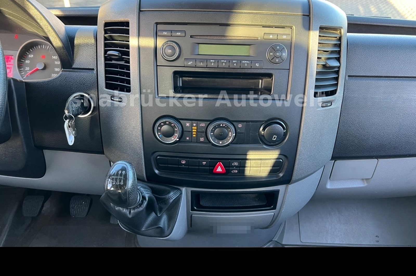 Volkswagen Crafter 2.5 TDI 9-Sitze Klima Rollstuhlrampe BT foto 14