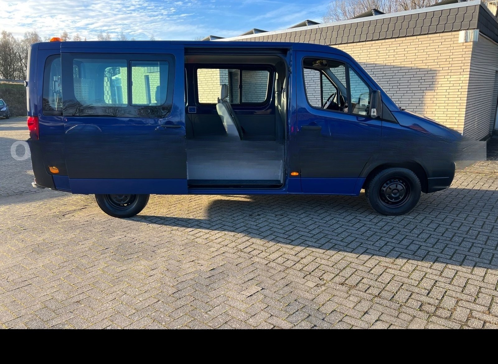Volkswagen Crafter 2.5 TDI 9-Sitze Klima Rollstuhlrampe BT foto 3