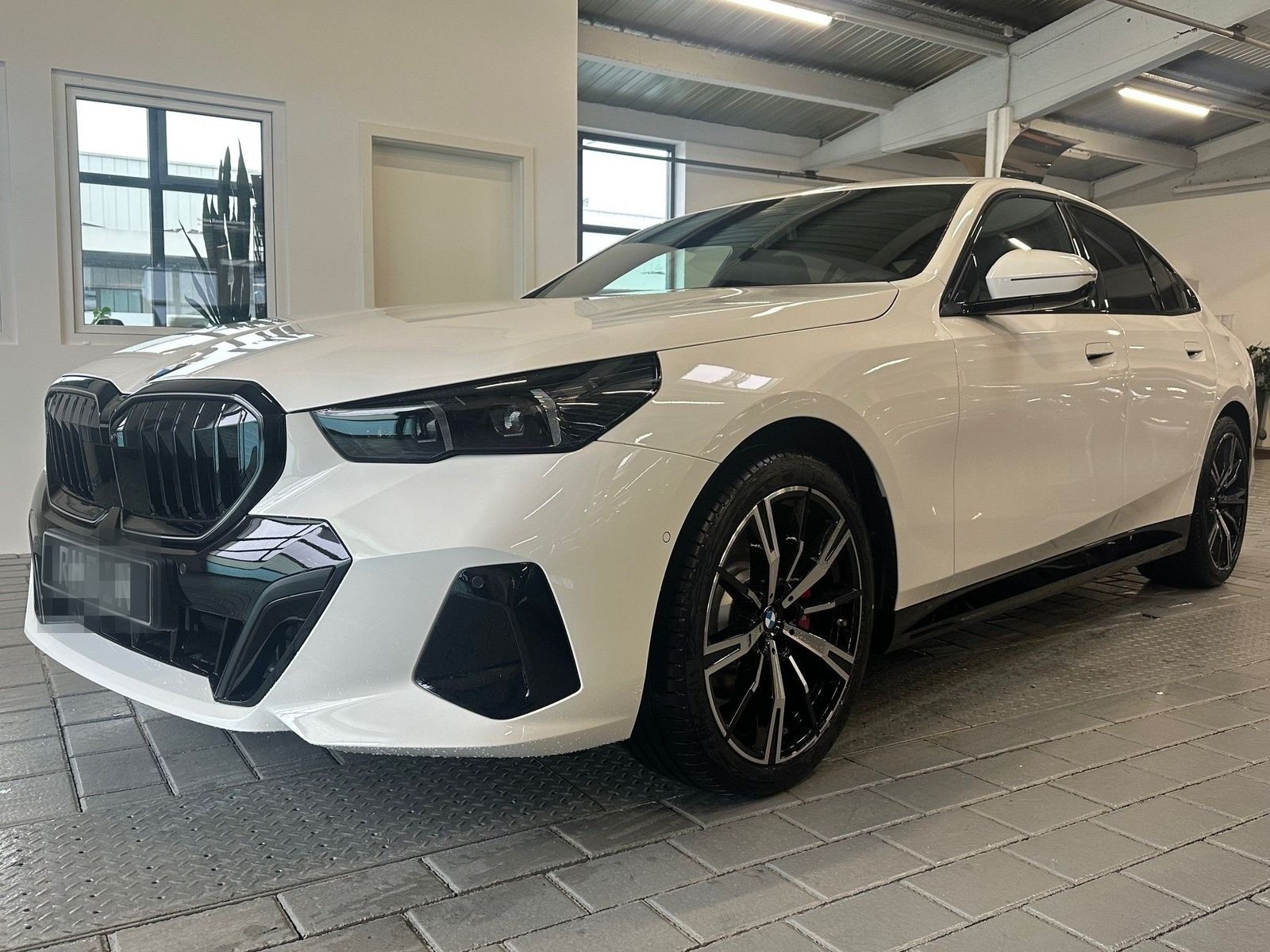 BMW 520d xDrive M Sportpaket M-Pro Drivng Prof. B&W foto 2