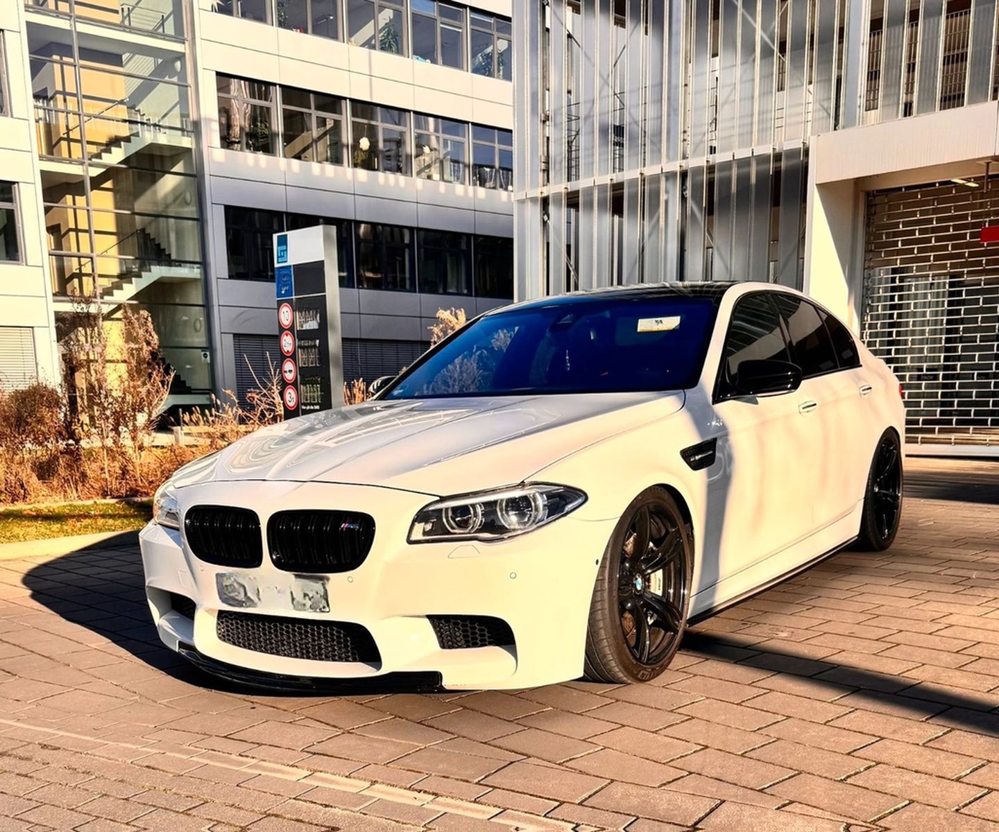 BMW M5*Competition*Bang&Olufsen*KW Variante 3*Akra foto 2