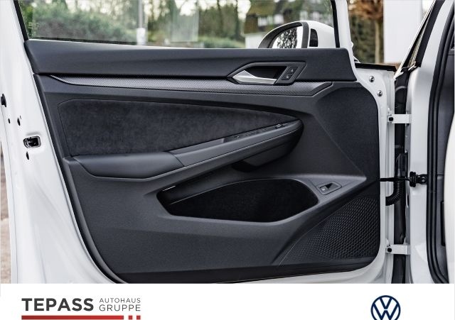 Volkswagen Golf 1.5 eHybrid GTE 18 AHK AREA VIEW foto 15
