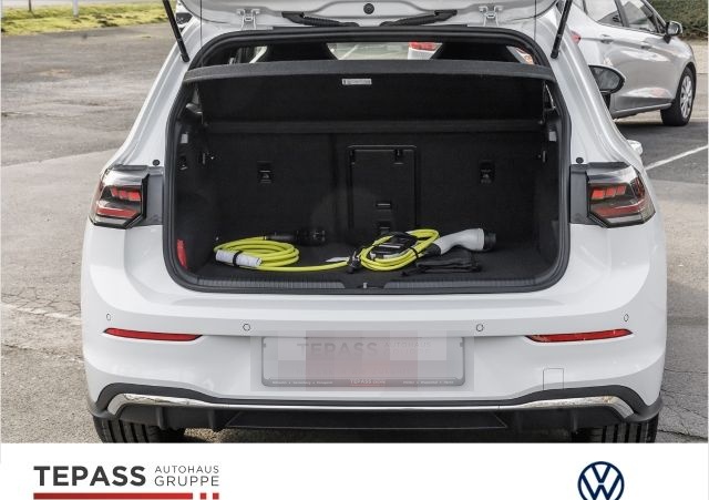 Volkswagen Golf 1.5 eHybrid GTE 18 AHK AREA VIEW foto 10