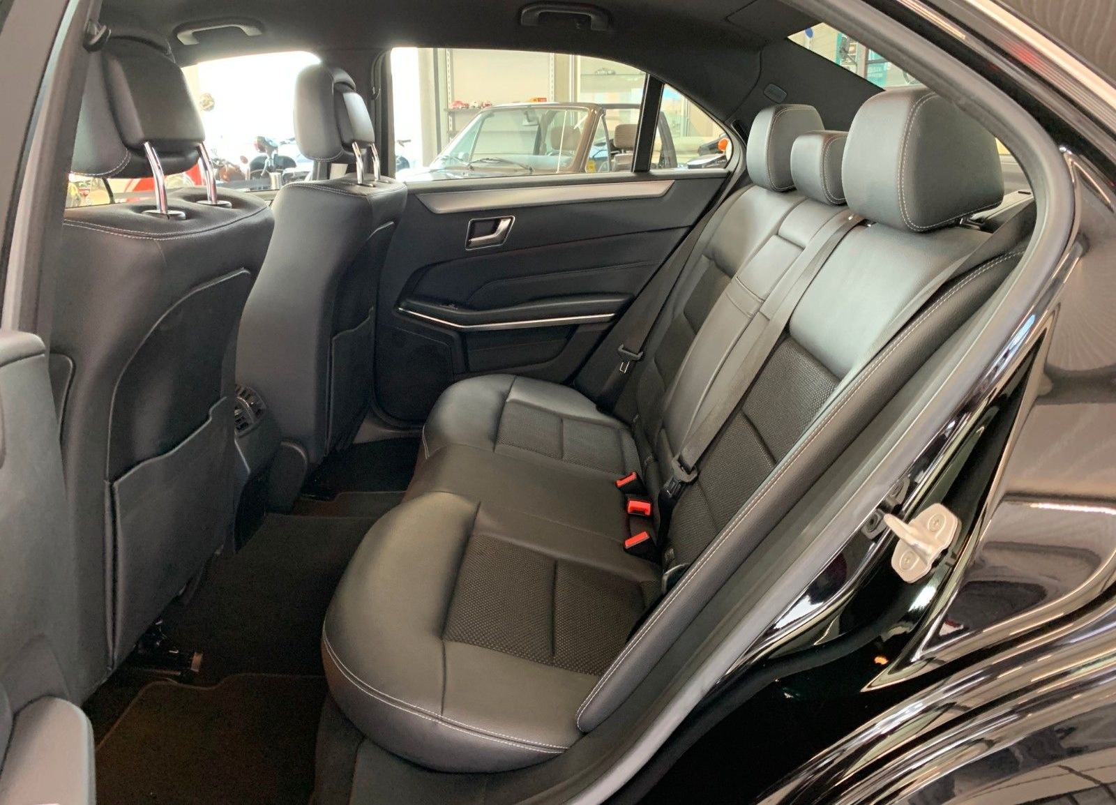 Mercedes-Benz E 200 AVANTGARDE *AUTOMATIK*AHK*LED*PDC*NAVI* foto 15