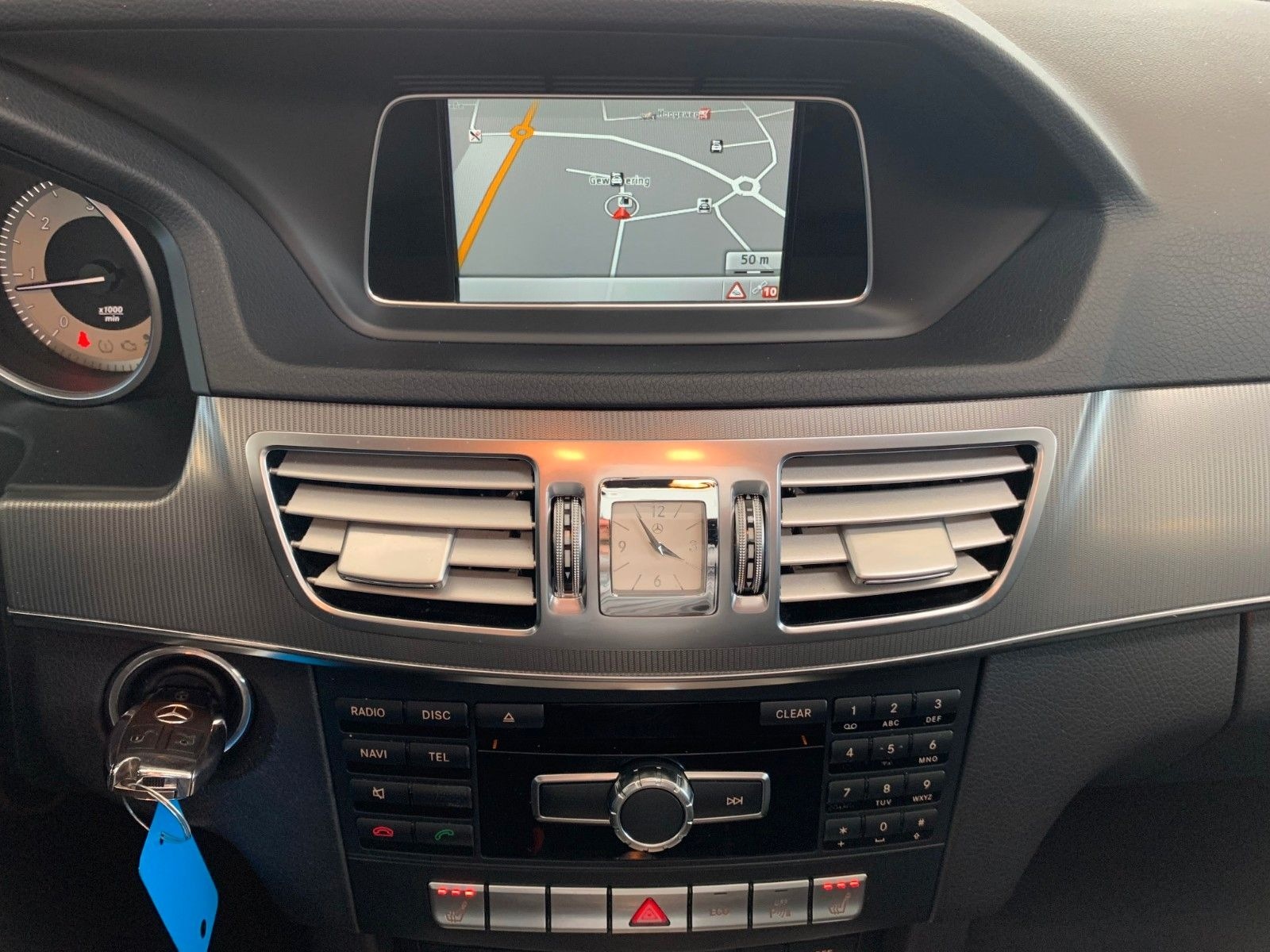 Mercedes-Benz E 200 AVANTGARDE *AUTOMATIK*AHK*LED*PDC*NAVI* foto 10