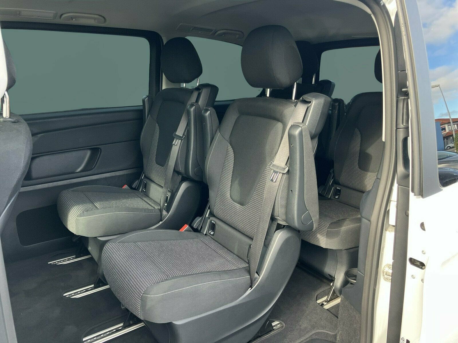 Mercedes-Benz V 220 d STYLE Kompakt AHK+DISTR+MBUX+MLED+AMBI foto 9
