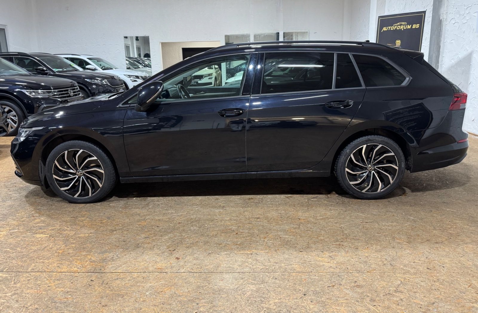 Volkswagen Golf VIII Variant Life 2.0TDI DSG/AHK/ACC/17" foto 2