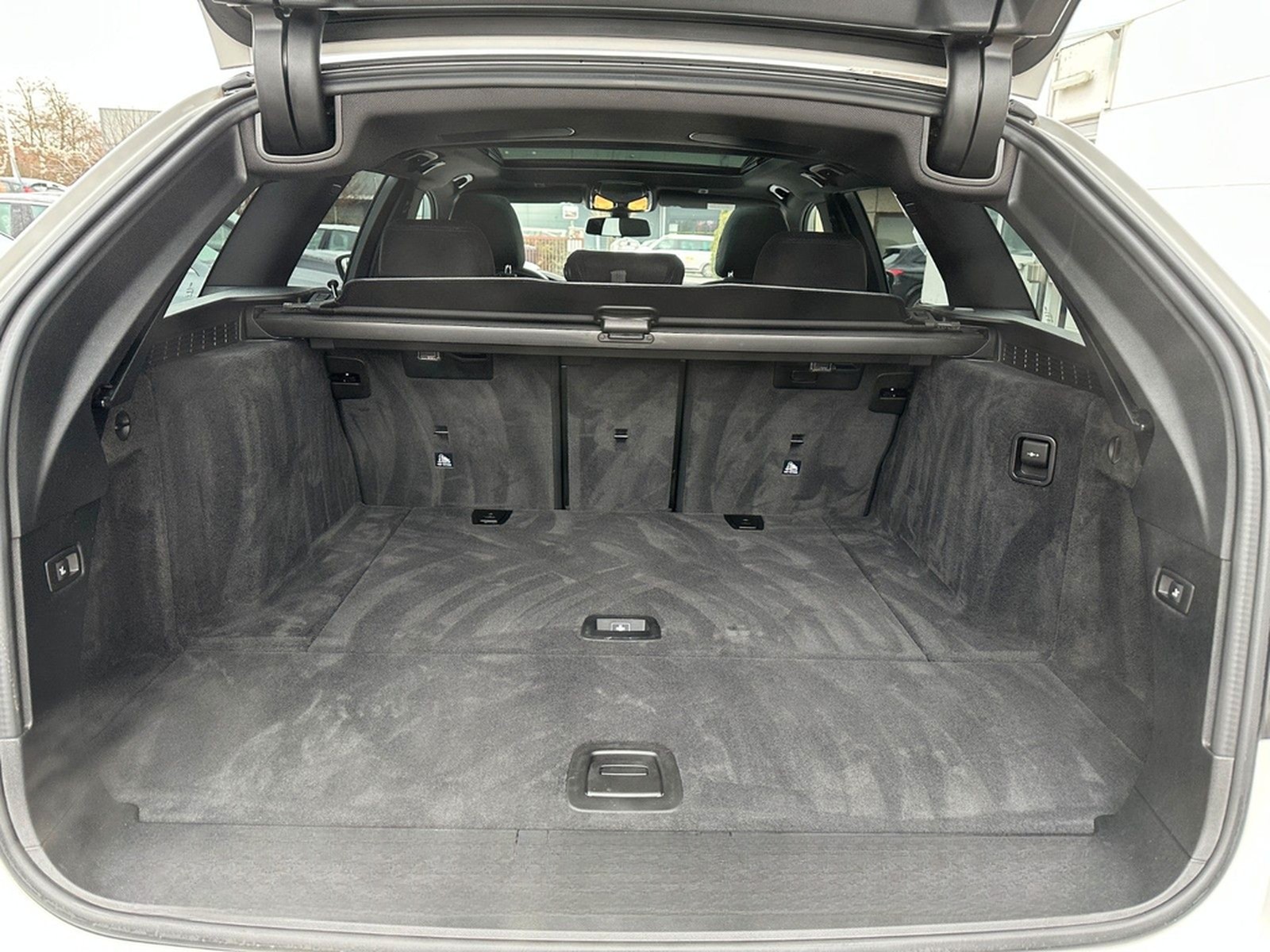 BMW 530dT xDrive AD.LED ACC MEMORY HUD H/K PANO 360° foto 12