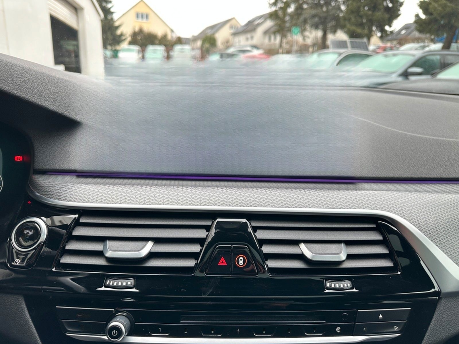 BMW 530dT xDrive AD.LED ACC MEMORY HUD H/K PANO 360° foto 24