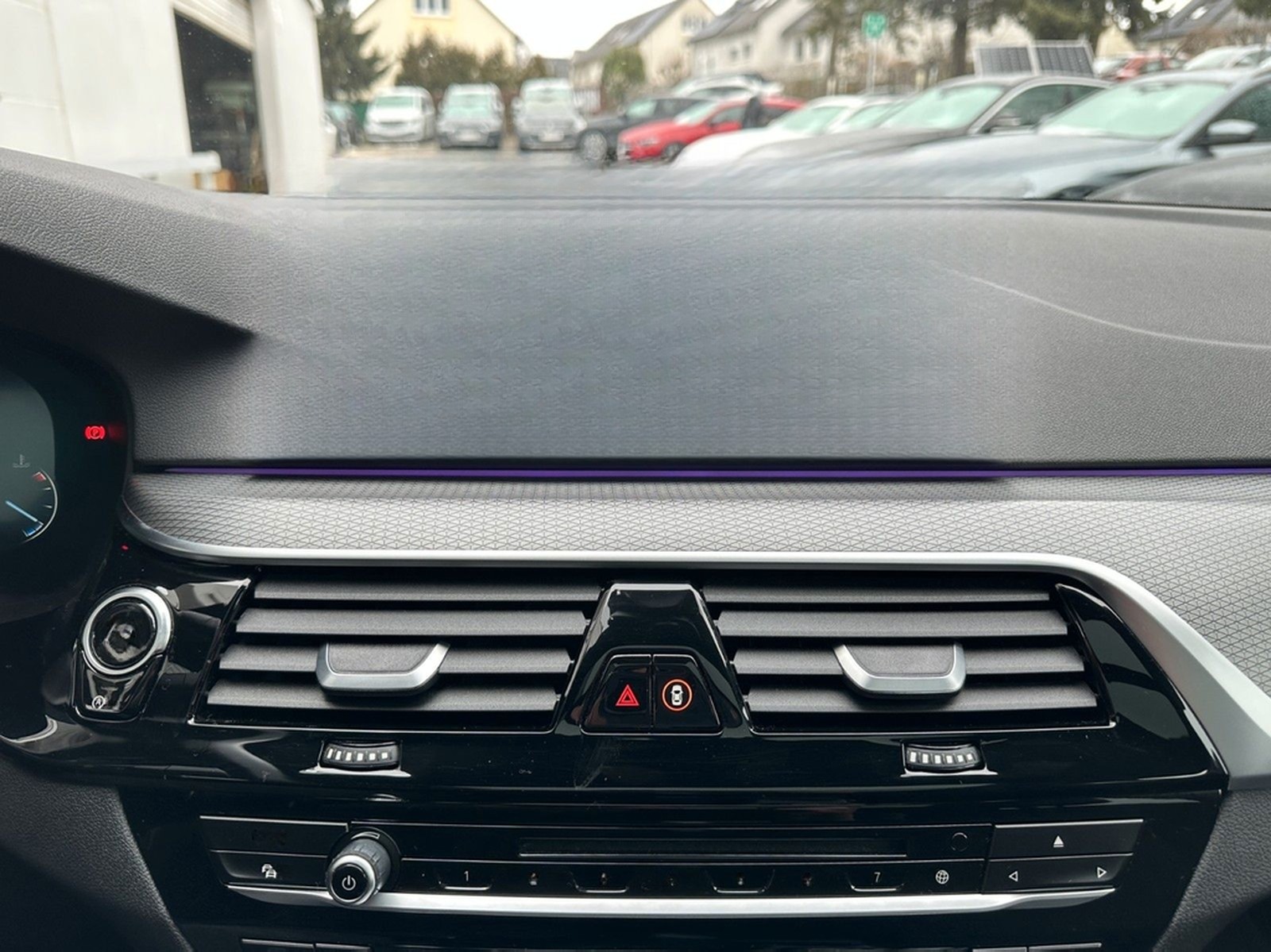 BMW 530dT xDrive AD.LED ACC MEMORY HUD H/K PANO 360° foto 26