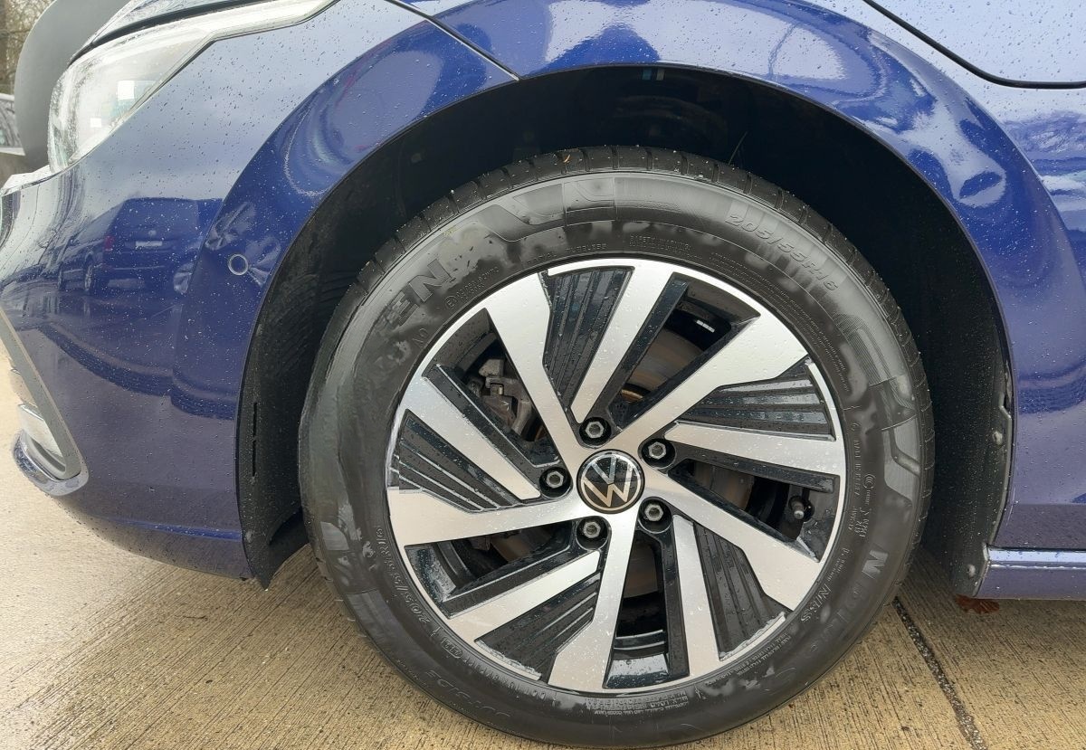 Volkswagen Golf 1.4 eHybrid DSG Standheizung  Navi ParkAssi foto 15