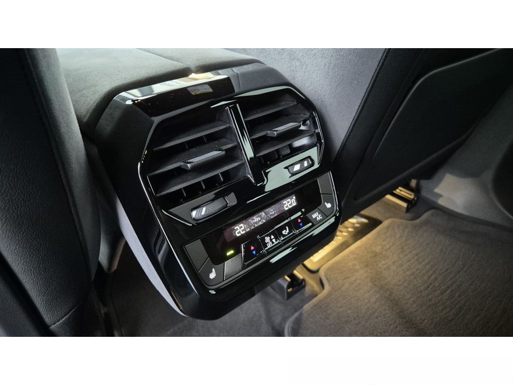 BMW iX M70 xDrive 23 ZOLL+B&W+PANO-SKY+AHK foto 13