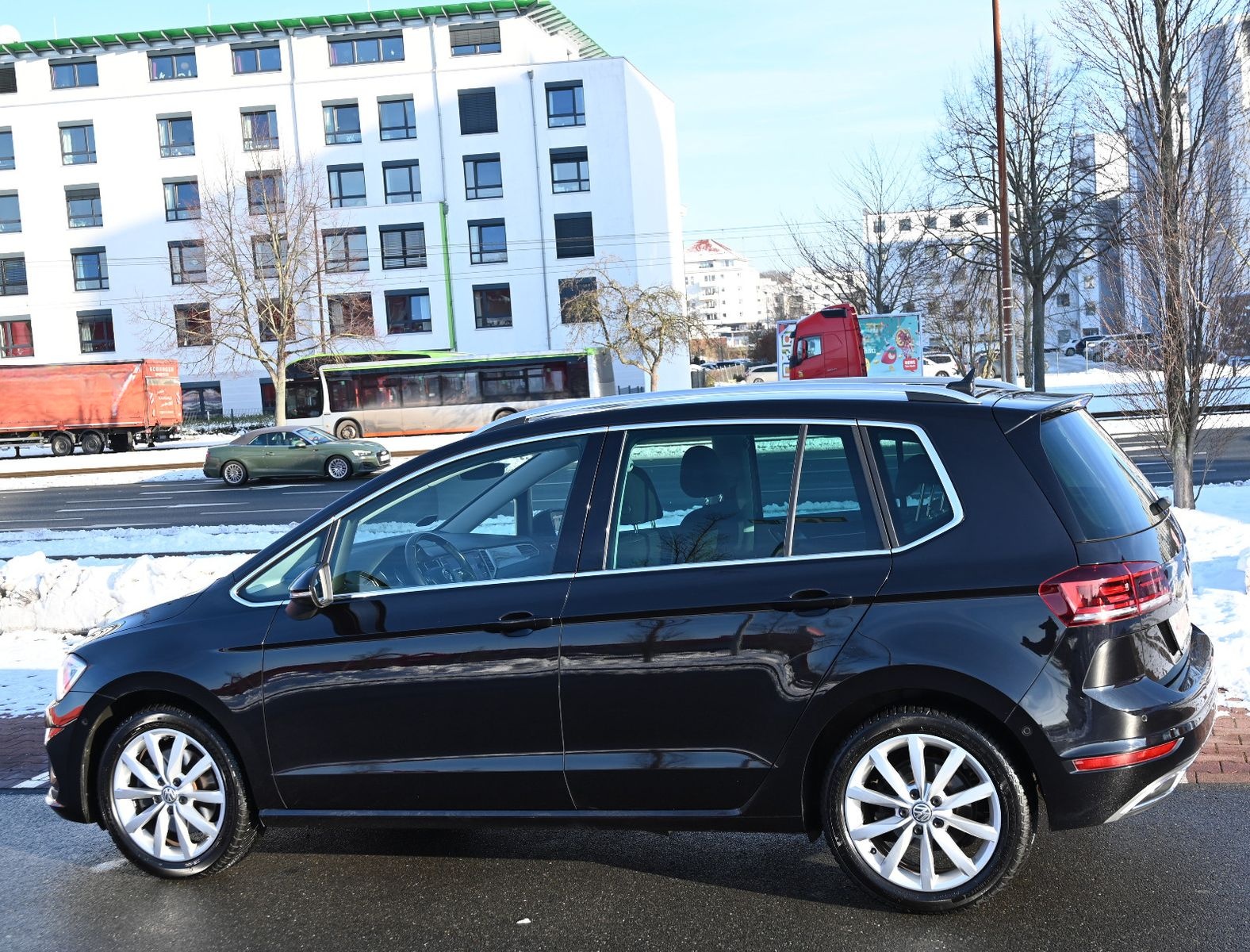 Volkswagen Golf Sportsvan VII 1.5 TSI Highline DSG Navi LED foto 3