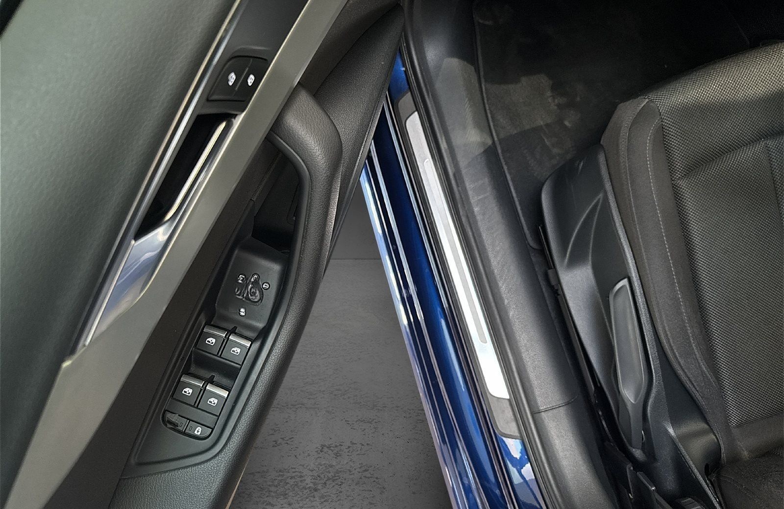 Audi A4 Avant 35 2.0 TFSI advanced AHK Smartphone Int foto 16