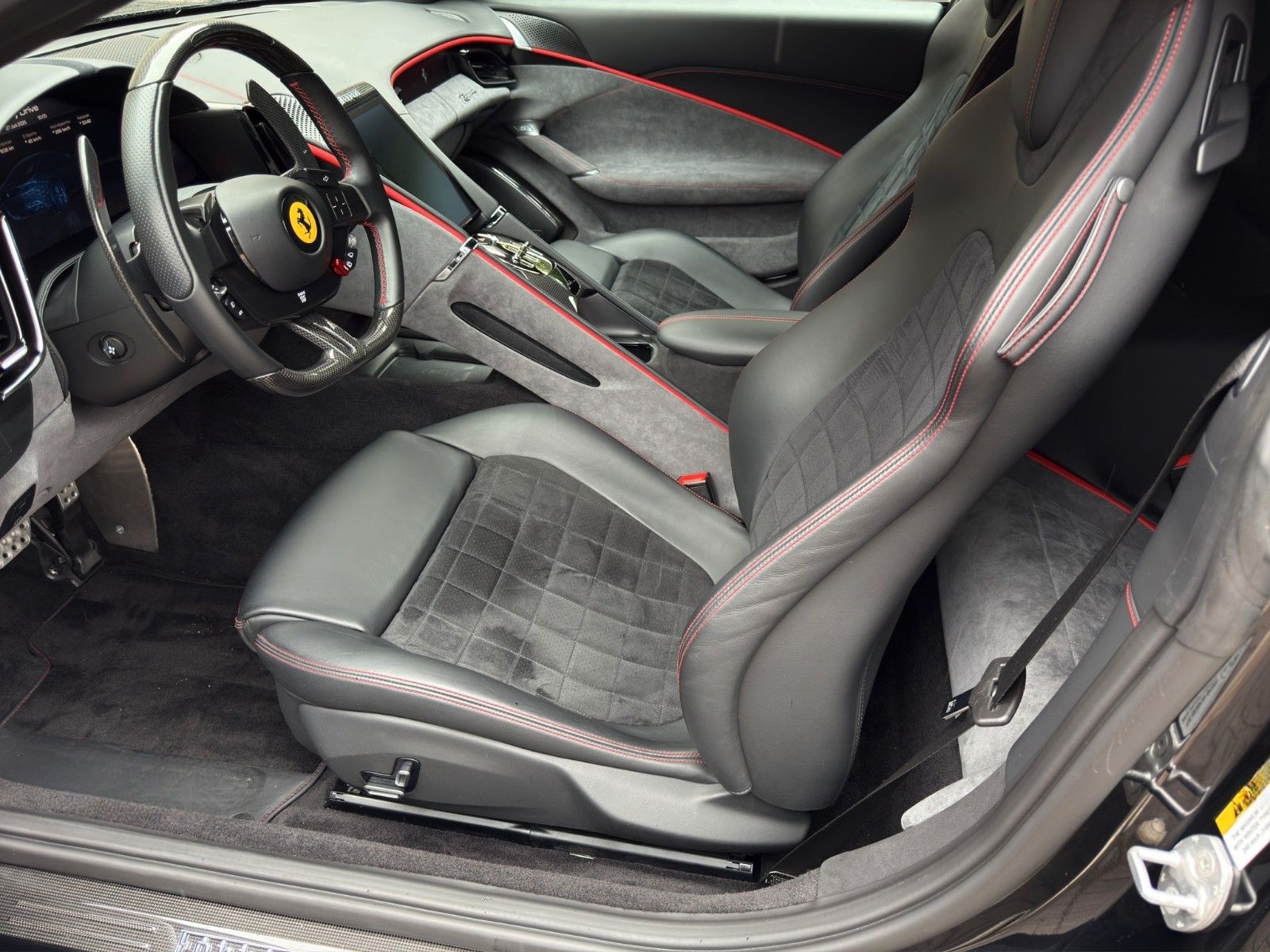 Ferrari Roma 3.9 T V8 DCT *2.Hand*Carbon-Paket* foto 9