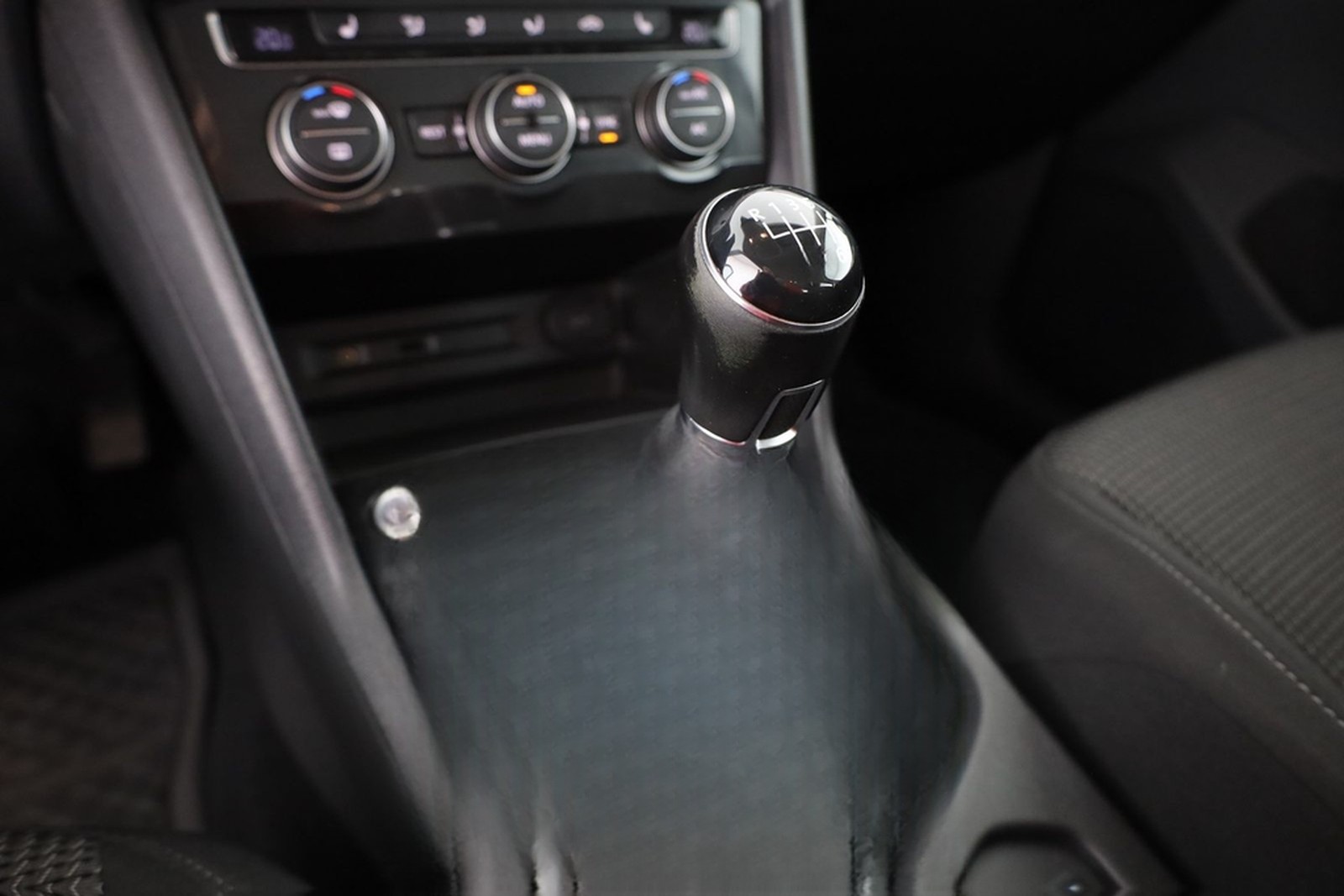 Volkswagen Tiguan 1.4 TSI LED Sitzheizung Tempomat PDC USB foto 14