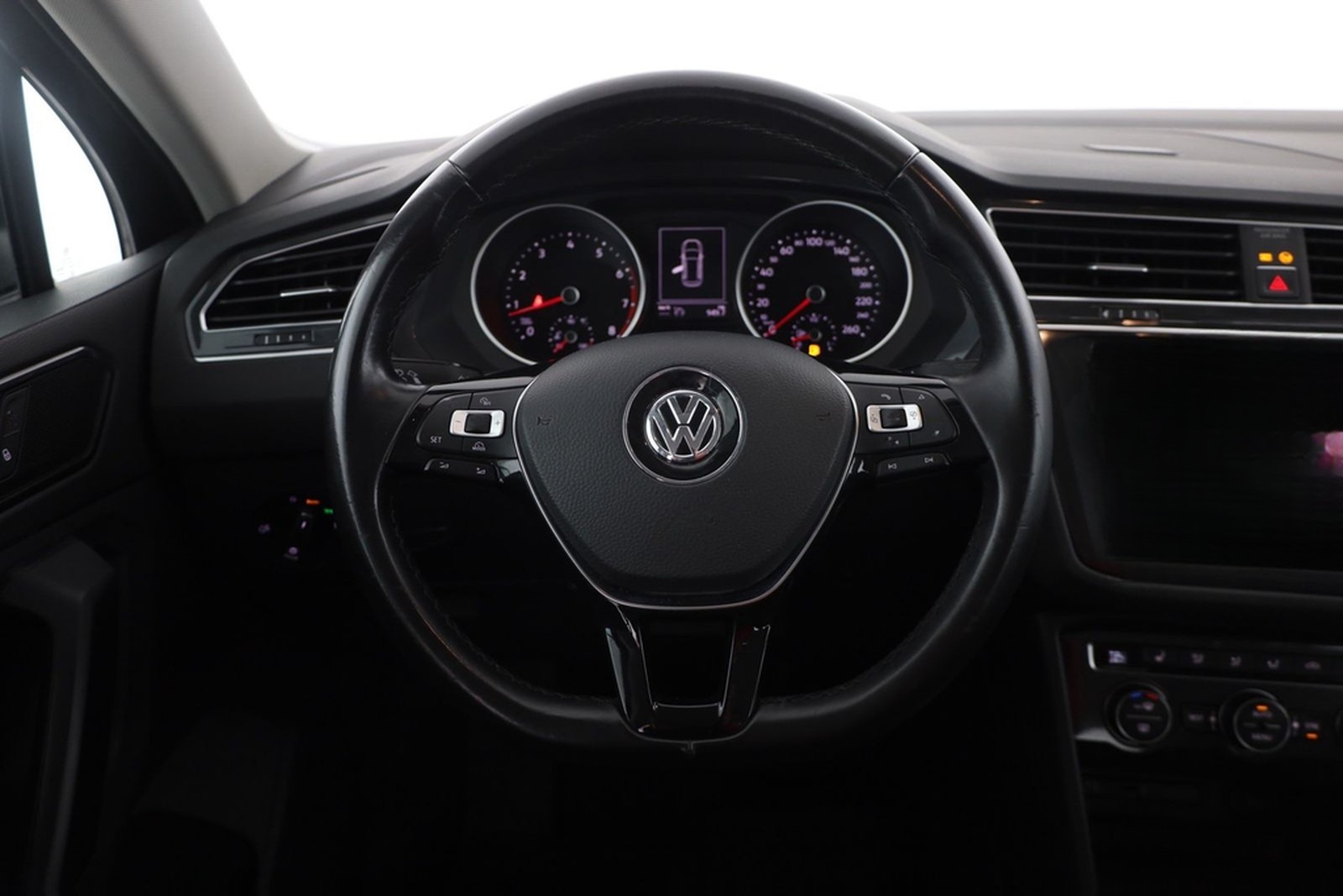 Volkswagen Tiguan 1.4 TSI LED Sitzheizung Tempomat PDC USB foto 15