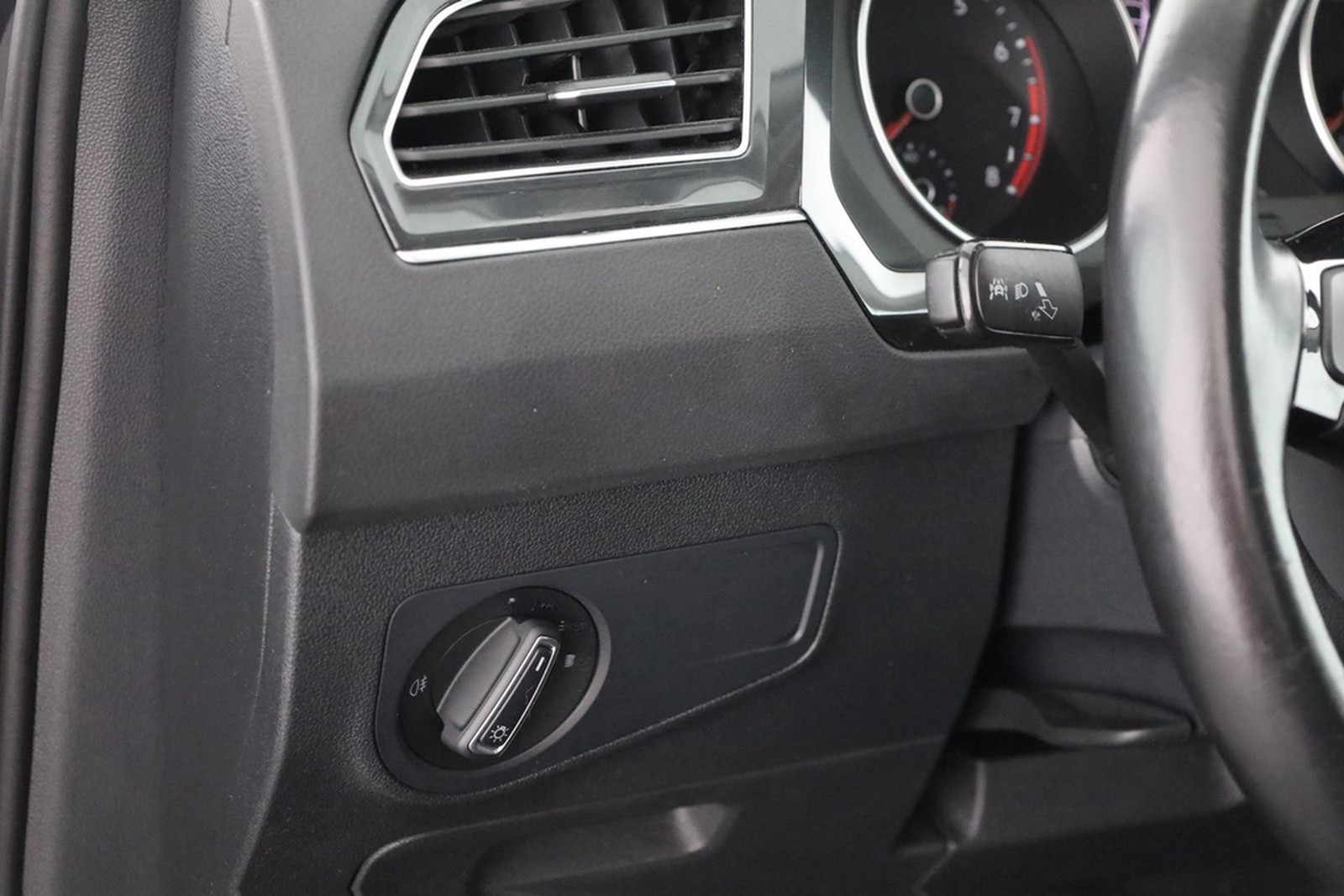 Volkswagen Tiguan 1.4 TSI LED Sitzheizung Tempomat PDC USB foto 21