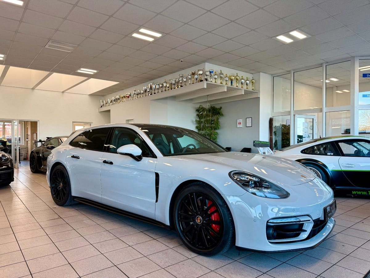 Porsche Panamera GTS Sport Turismo Panorama ACC HeadUp