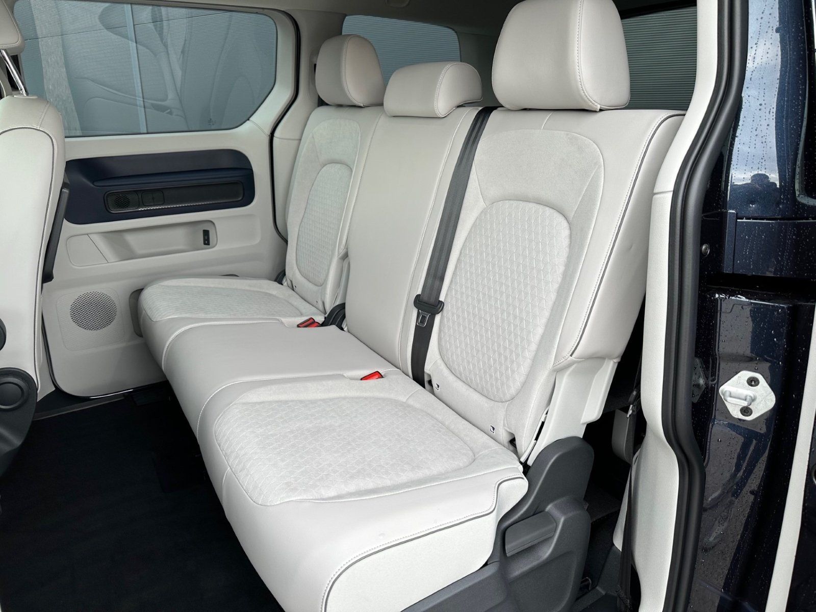 Volkswagen ID.Buzz Pro IQ.LIGHT NAVI-PRO AHK 21 ACC BLINDSP foto 9