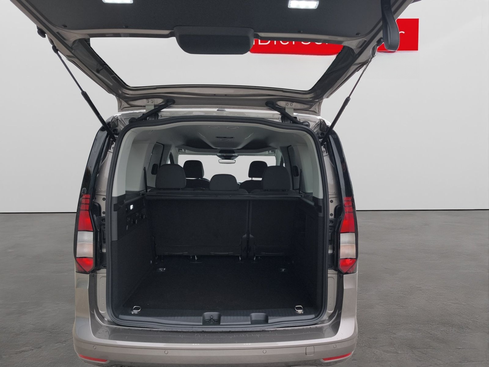 Volkswagen Caddy 1.5 TSI DSG Energy LED NAVI 5-J-GAR 17 PAR foto 18