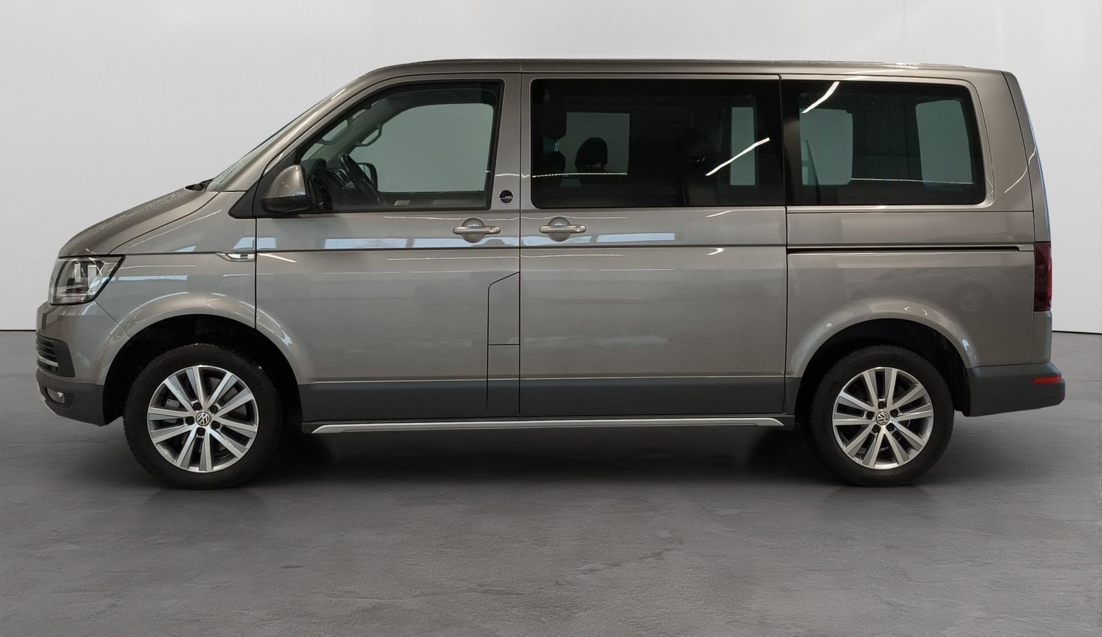 Volkswagen T6 Multivan 2.0 TDI DSG PanAmericana NAVI+ STAND foto 6