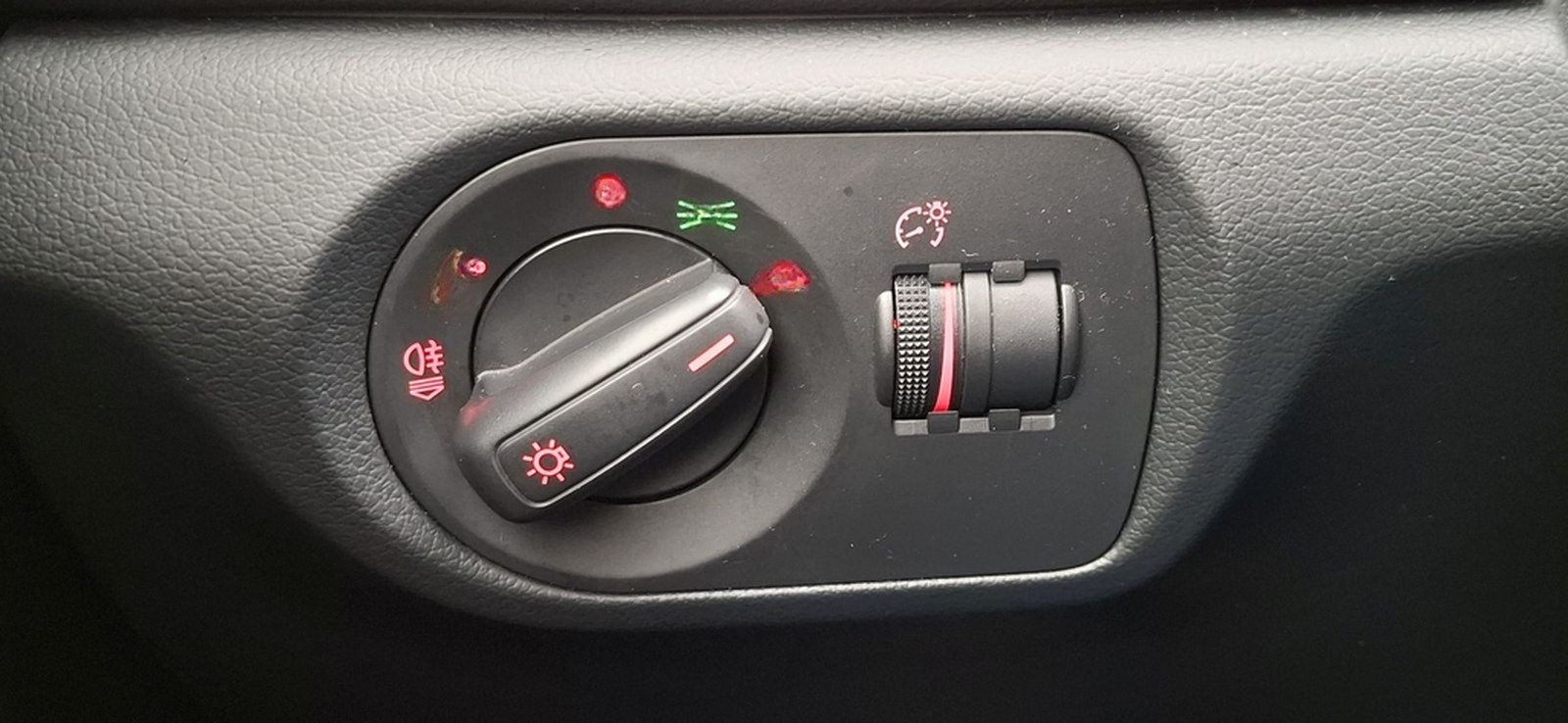 Audi Q3 1.4 TFSI Bi-Xenon Sitzheizung AHK PDC Klima foto 11