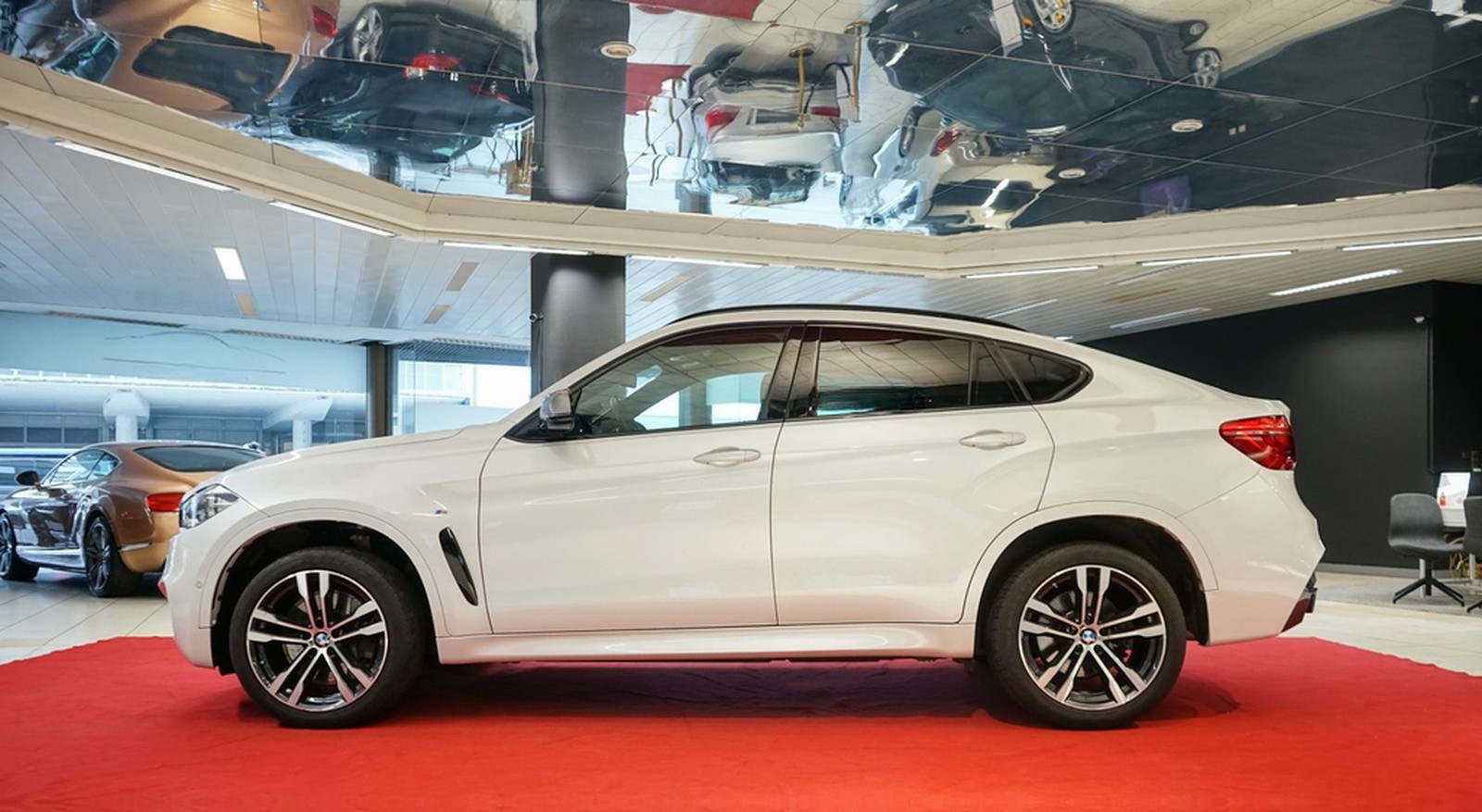 BMW X6 M50 d AHK HUD LED Keyless eGSD Standheizung foto 4
