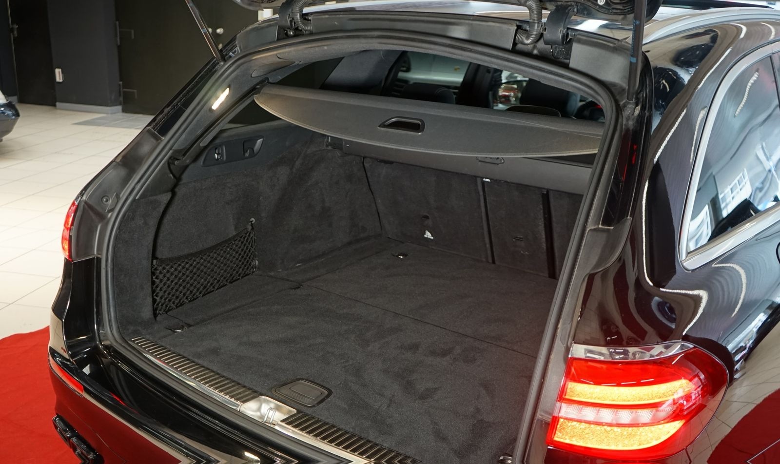 Mercedes-Benz E 63 AMG 4M MWST LED Widescreen Pano Burmester foto 42