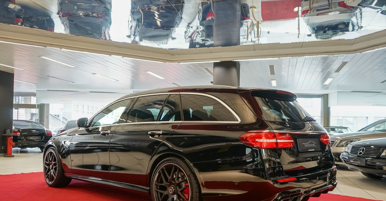 Mercedes-Benz E 63 AMG 4M MWST LED Widescreen Pano Burmester foto 7