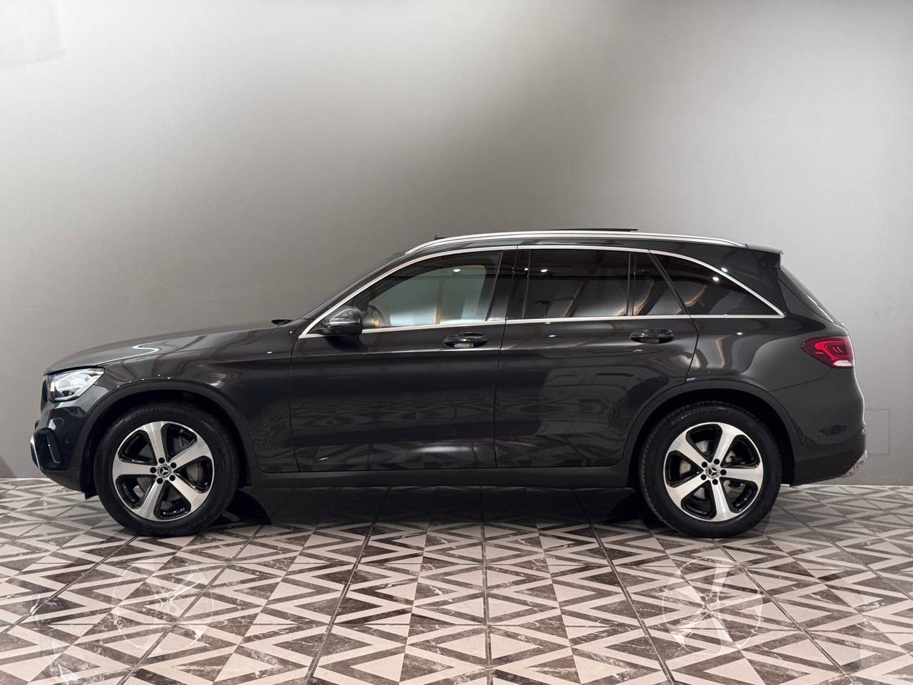 Mercedes-Benz GLC 220 d 4Matic AMG Interieur Panorama 360° foto 3