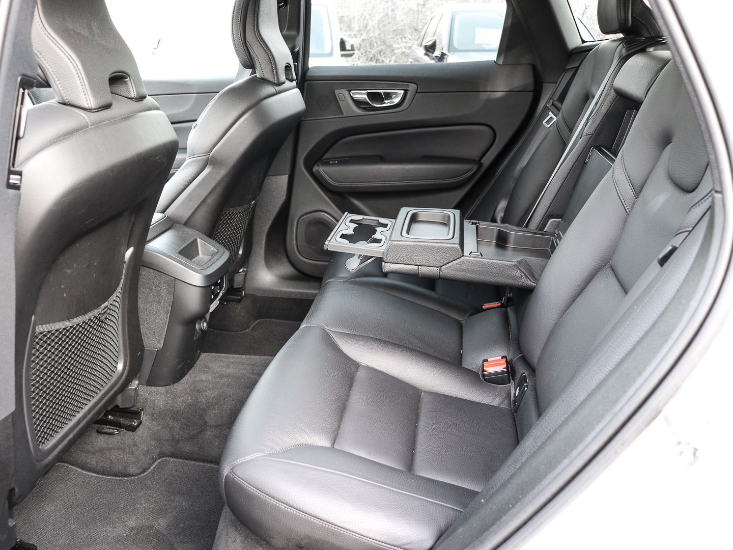 Volvo XC60 Momentum Pro 2WD AHK Navi Leder Digitales C foto 13