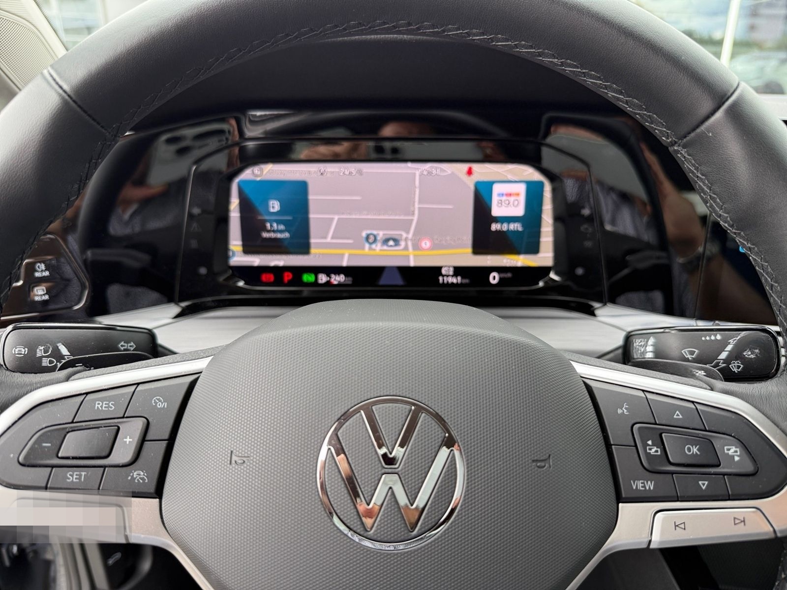 Volkswagen Golf VIII 2.0 TSI Style DSG KLIMA LED NAVI ALU foto 17
