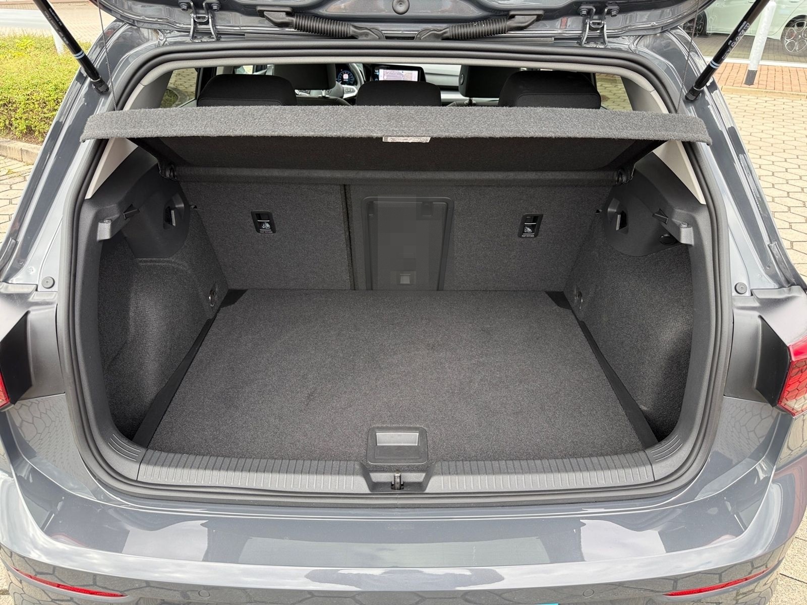 Volkswagen Golf VIII 2.0 TSI Style DSG KLIMA LED NAVI ALU foto 8
