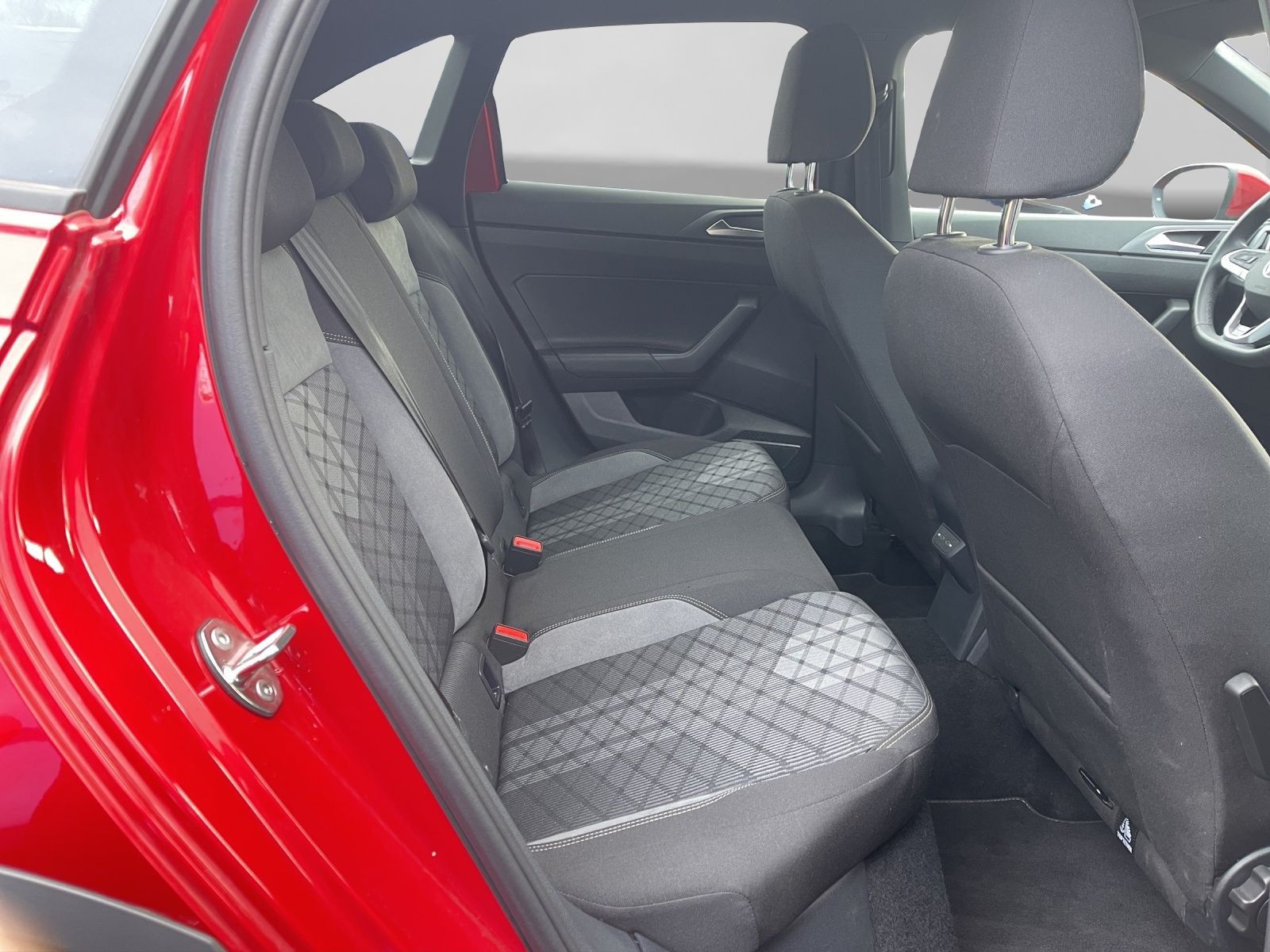 Volkswagen Taigo 1.5 TSI DSG R-LINE MATRIX AHK KAMERA ACC foto 6