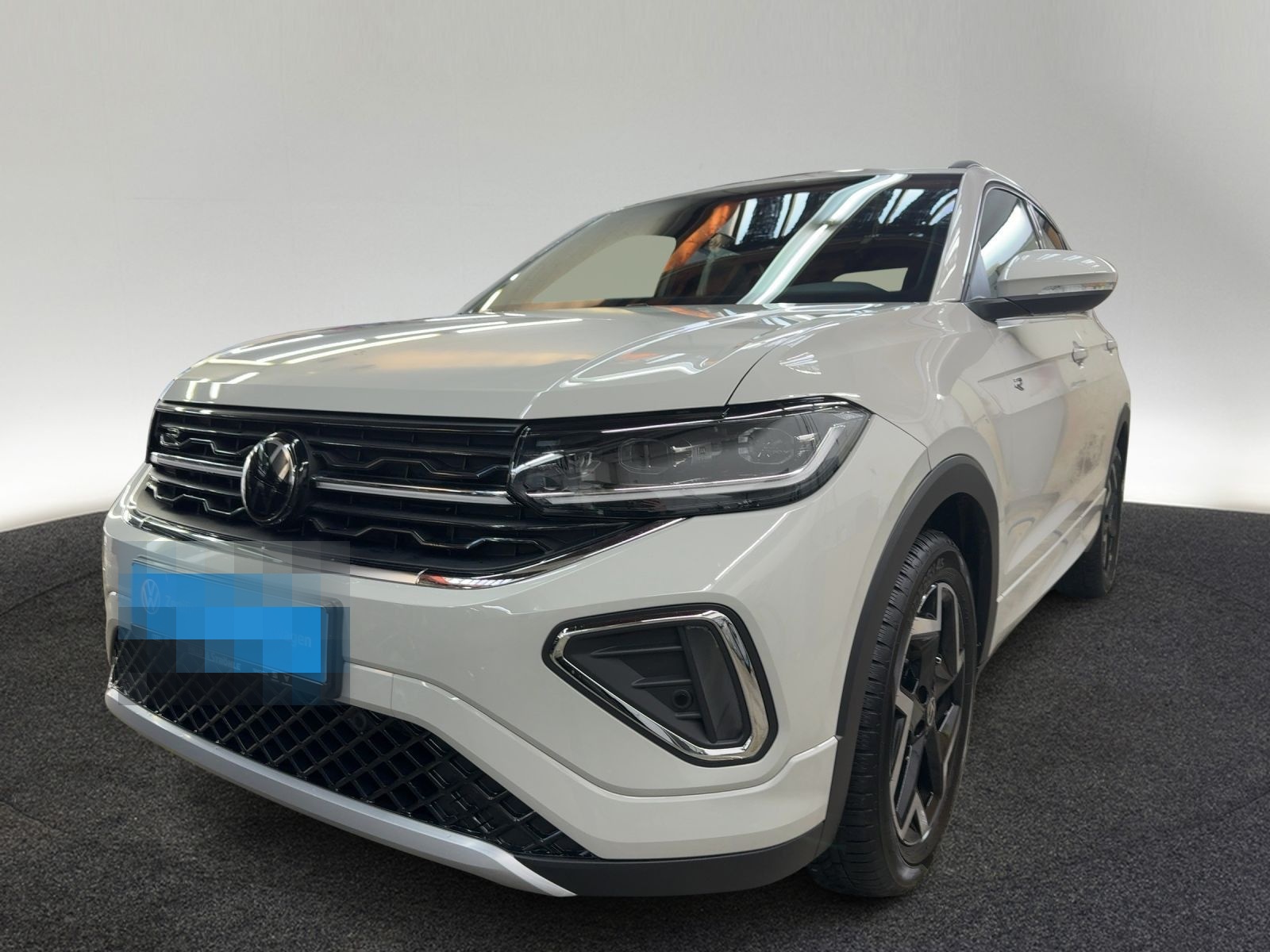 Volkswagen T-Cross R-LINE 1.5 TSI DSG AHK IQ-LED NAV KAM foto 2
